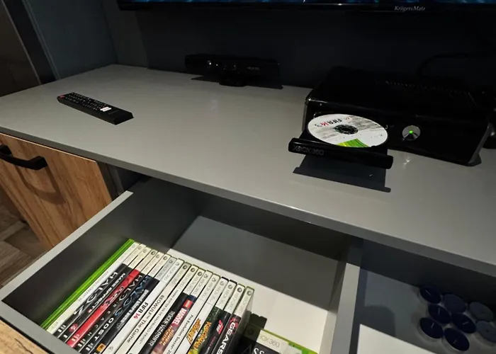 Zarzewska Deluxe - Parking Gratis, Konsola Xbox, Tv 65